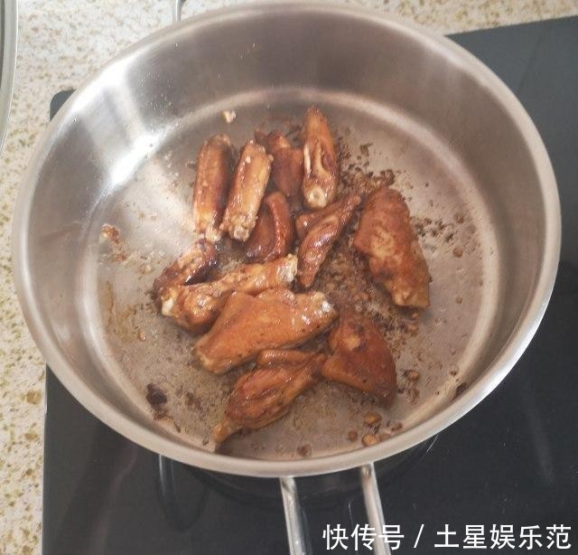 鸡翅|蒜香鸡翅,蒜香黑胡椒味道棒棒的