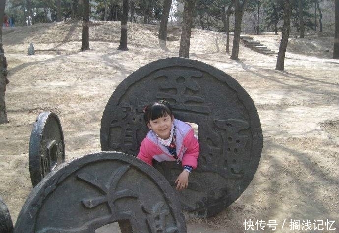 幽默|搞笑图片幽默段子笑话:哈哈,有你这样喂奶的么,你也是可以的啊
