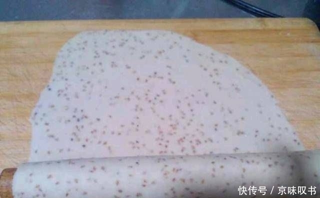 芝麻|一碗面粉,一把芝麻,教你做美味的油炸筷子,咸脆香!