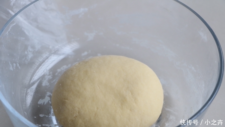 好吃|面粉里加2个鸡蛋,不用蒸不用炸,健康好吃,女儿一口一个停不了