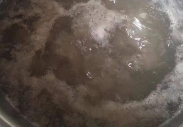 用清水|啥肉都不要直接焯水,不然越焯越脏,教你一招,脏东西自己跑出来