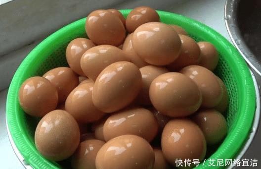  沙流油|怎样腌出不咸又个个起沙流油的咸鸡蛋40年的土方子，超简单