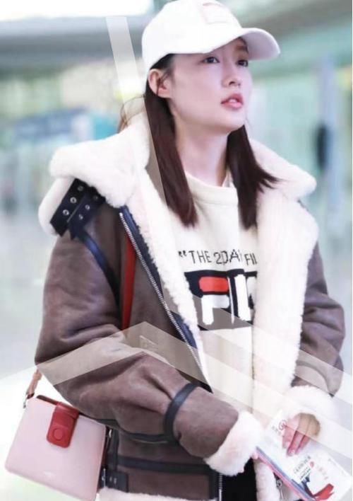 棉袄|大棉袄穿着太老气,一身羊羔绒保暖又时髦,让你气质大提升