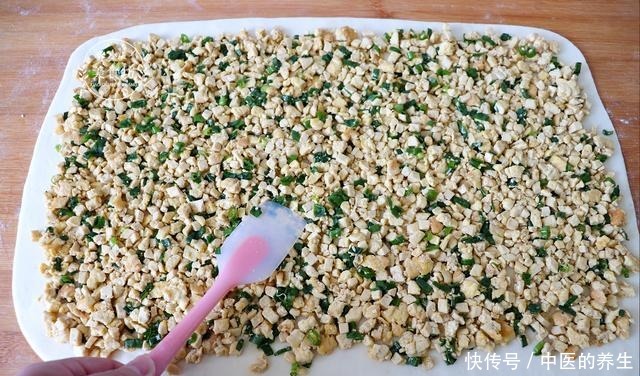 不用|豆腐里加3个鸡蛋,不用蒸不用炖,层层裹着馅料,比包子简单过瘾