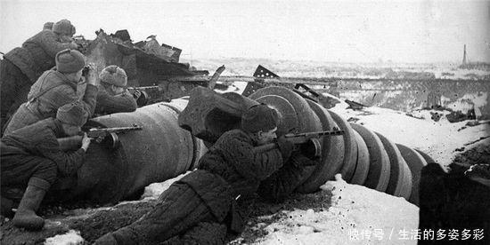 停止|日军发动自杀冲锋,苏军为何停止射击下一秒场景让日军看呆了
