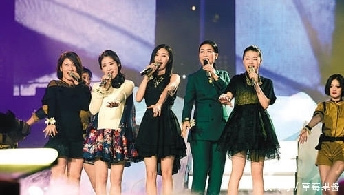 双丰收|曾是那英组“四金花”,因吴莫愁与张碧晨闹翻,今事业爱情双丰收