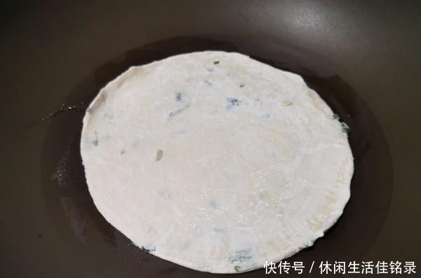 不用|早餐做这饼不用揉面,15分钟做3个,香软馅料足,管饱又解馋