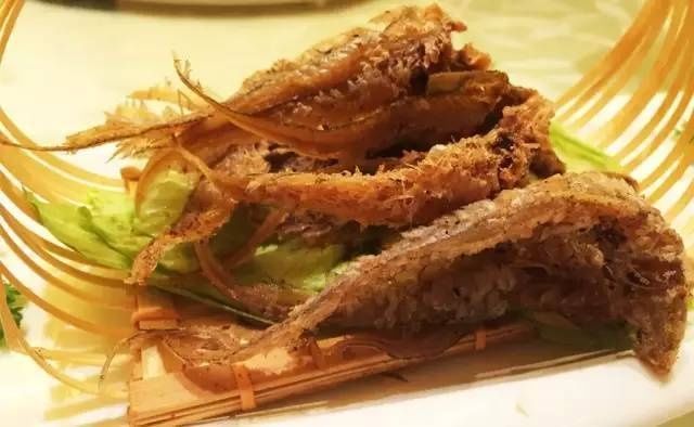 排骨|油炸猪皮汤,酥炸小黄花鱼,红烧带鱼,剁椒排骨的做法