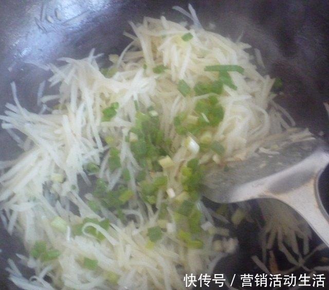 土豆丝|土豆丝卷饼，柔软劲道，凉了也不硬，早餐别出去买了