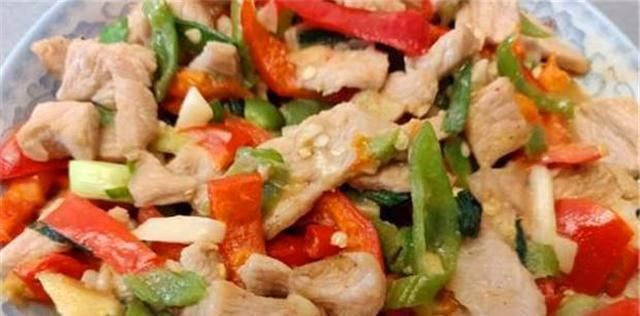 热油下入|婆婆进城来看老公,我特意做一桌菜招待,饭后她打开冰箱不想走了