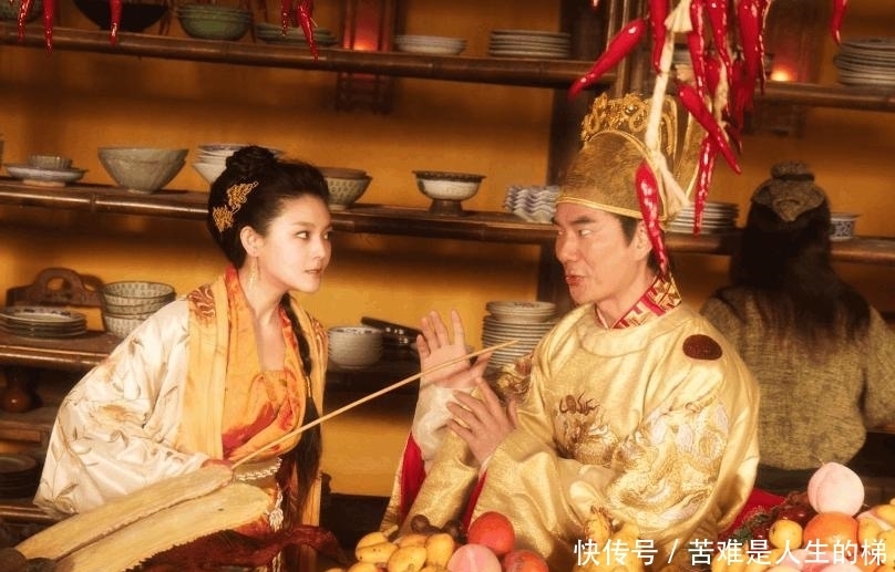  赏赐|听说大臣贪污, 皇帝上朝时当众宣布: 再赏赐你十万两自己背回家