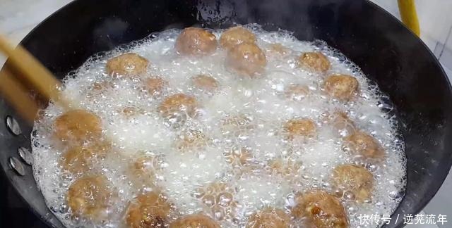 丸子|不管炸什么丸子,都别直接下锅,教你简单一做,过年5斤不够吃!