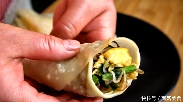 筋道|此面食太好吃了,三十秒就能出锅,香软筋道,孩子早上能吃四个