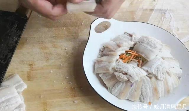 正宗|蒜泥白肉的正宗做法,蒜香浓郁,肥而不腻,上桌瞬间抢光