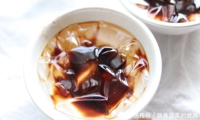 解暑|夏天解暑别再吃雪糕啦,1分钟教你做清新凉爽的水果冰粉