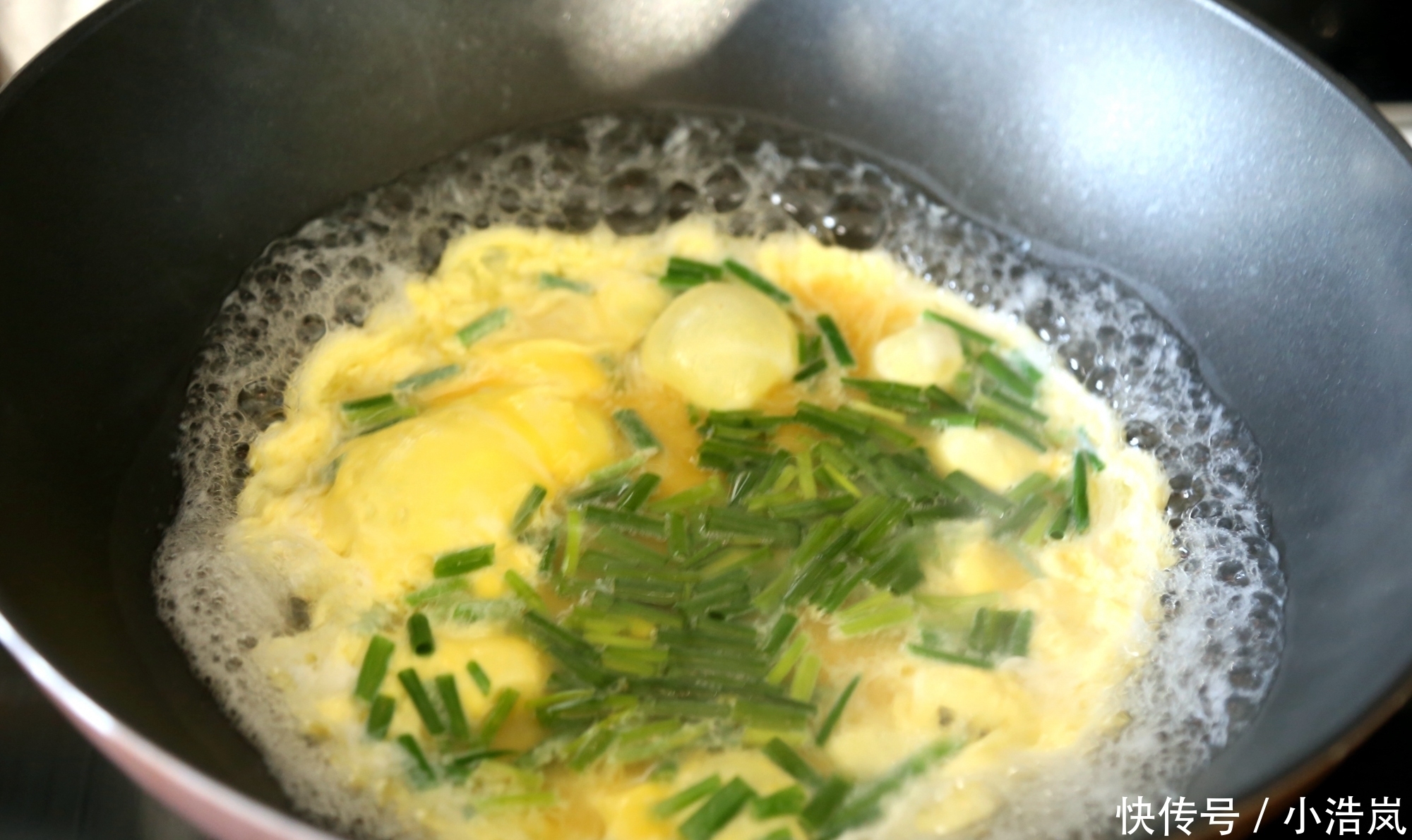  入口|鸡蛋吃了几十年，第一次如此做，不加一滴油，“入口即化”