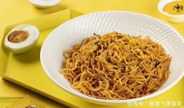 拌面|康师傅又放“大招”,这3种新口味征服吃货,让统一措手不及!