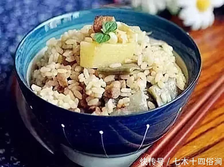 焖饭|家味美食宫保鸡丁,椒香盐水虾,豆角焖饭,香煎丝瓜的做法