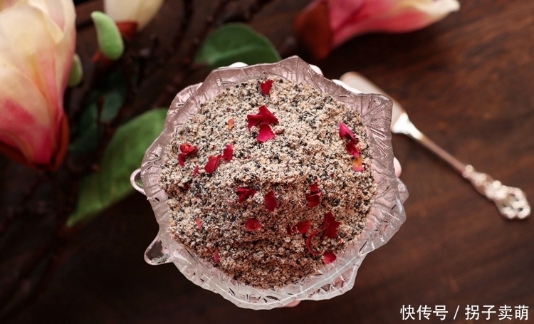 适合|适合秋天吃的一种食材,炒好囤起来,想吃舀一勺,常吃对头发好