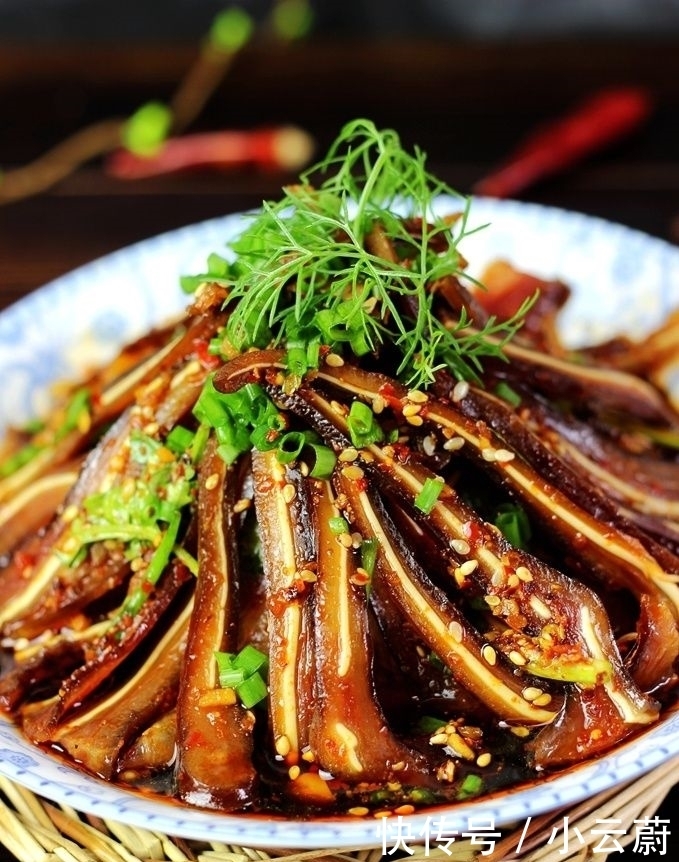 太爽了|天热,来一道“奢侈”美味,配上小酒,太爽了!刚吃完又流口水了