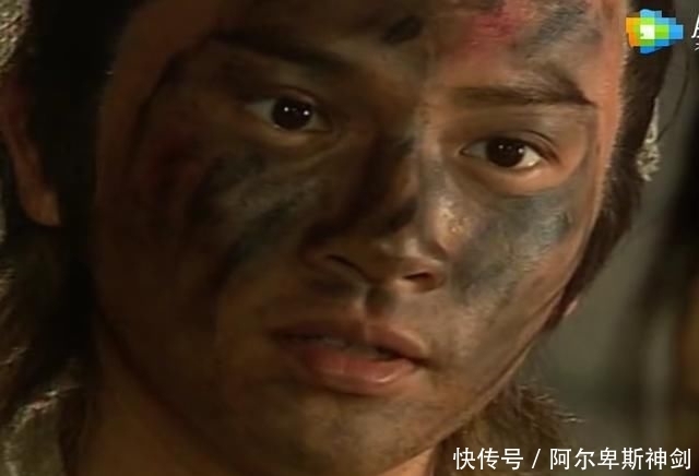 认出|原来蛛儿一开始就认出张无忌了，却装作不知道，原因才最心酸