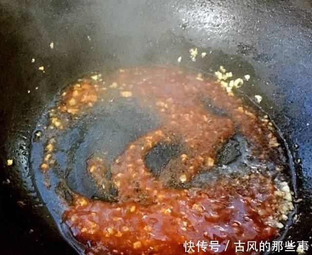 番茄|吃过之后,你会爱上番茄烩金针菇的蔬菜,比肉食更美味,也更容易制作