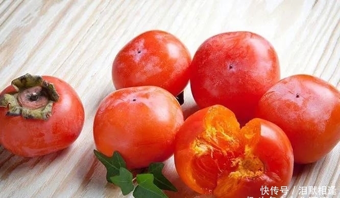 守候|爷爷种的火晶柿子,方圆数十里都是柿子香,而今只有老奶奶守候!