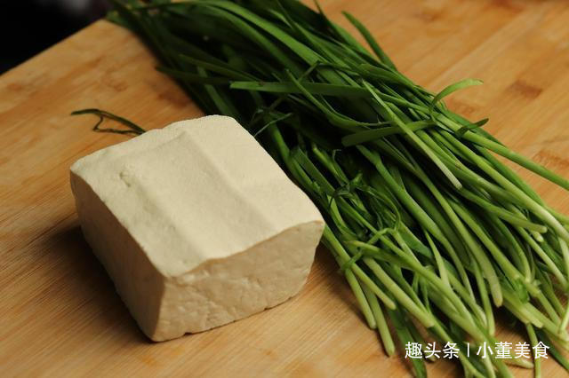  家常|豆腐最简单的家常早餐的做法，不揉面不和面，出锅比吃肉还香