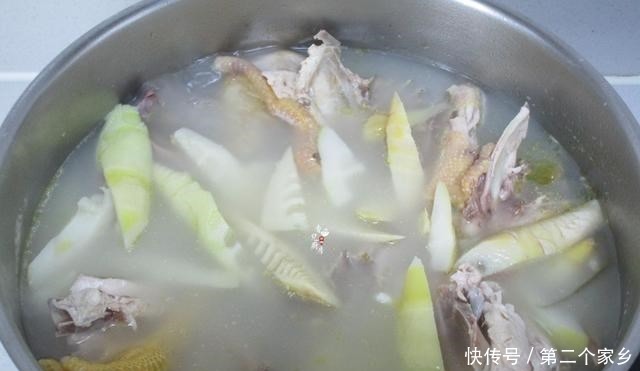 食材|用这三样食材炖汤，鲜得没话说了，浓香醇厚，增强体质对身体好