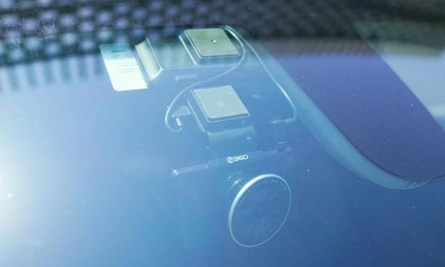 入手|超高性价比前2K后1K高清双摄360G580行车记录仪首发入手