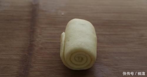 做法|面粉特别的创意做法,加2个紫薯,比包子馒头都好吃,酥得直掉渣