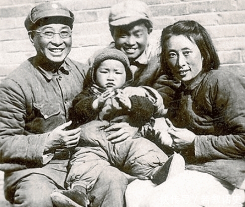 武元甲|开国中将邓逸凡回忆：是什么让武元甲对陈赓叹服不已？
