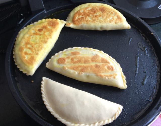  揉面|不和面不揉面，外酥里嫩，皮薄馅大香味浓郁，早餐吃比油条包子好