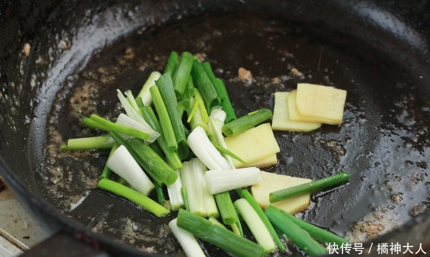  味道|莲子还能这样炒着吃，清心去火，健脾开胃，味道超赞