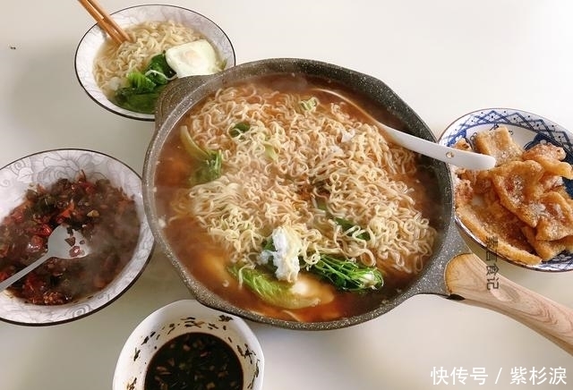 简易|自觉不出门的第六天，一家5口的简易午餐发到朋友圈，各个说想吃