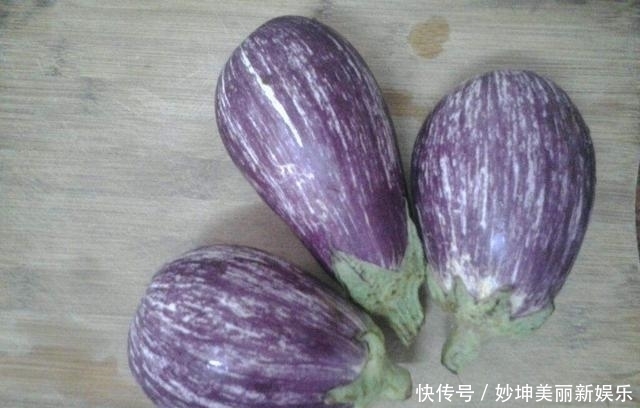 口感和味道|还在纠结买白茄子还是紫茄子?试试花茄子吧,据说吃起来跟肉一样