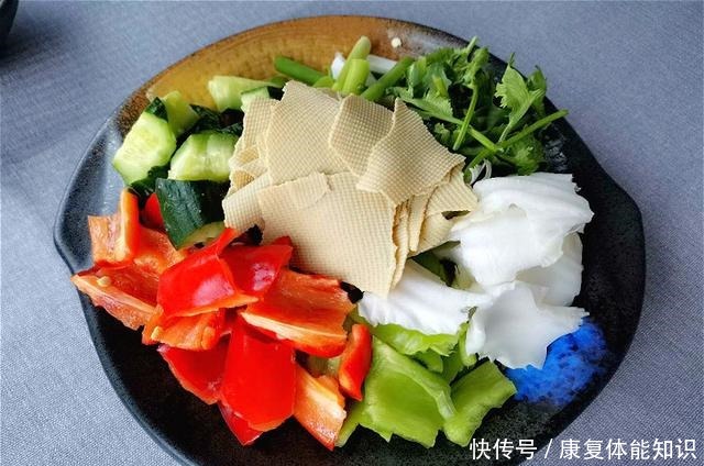 开胃|三伏天,吃猪肉羊肉不如吃它!3块钱做一大盘,开胃下饭,特过瘾