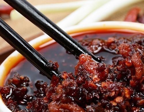 辣椒酱|73岁陶华碧出山,一招拯救“变了味”的老干妈,成功“满血复活”