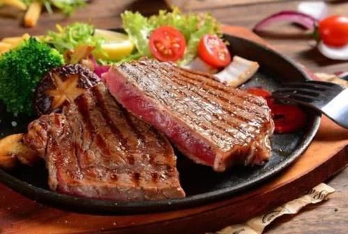 也都|去吃自助餐,服务员常把“3种”食物放“角落”,聪明人会去拿