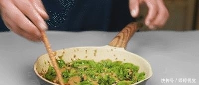 芝麻酱|偷偷告诉你,青椒这样做是真好吃