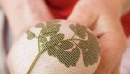 惊艳|姑娘街头卖“丝袜鸡蛋”,食客直言反胃,成品出来后都被惊艳到