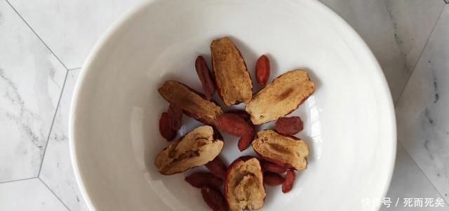 年糕|糯米粉开水烫一烫,比年糕做法还要简单,比糍粑好吃