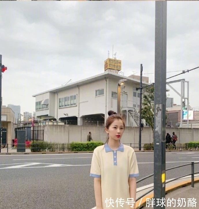  中裙|虞书欣的衣品又提升了，黑色宽松中裙慵懒随性，既显贵气又显气质