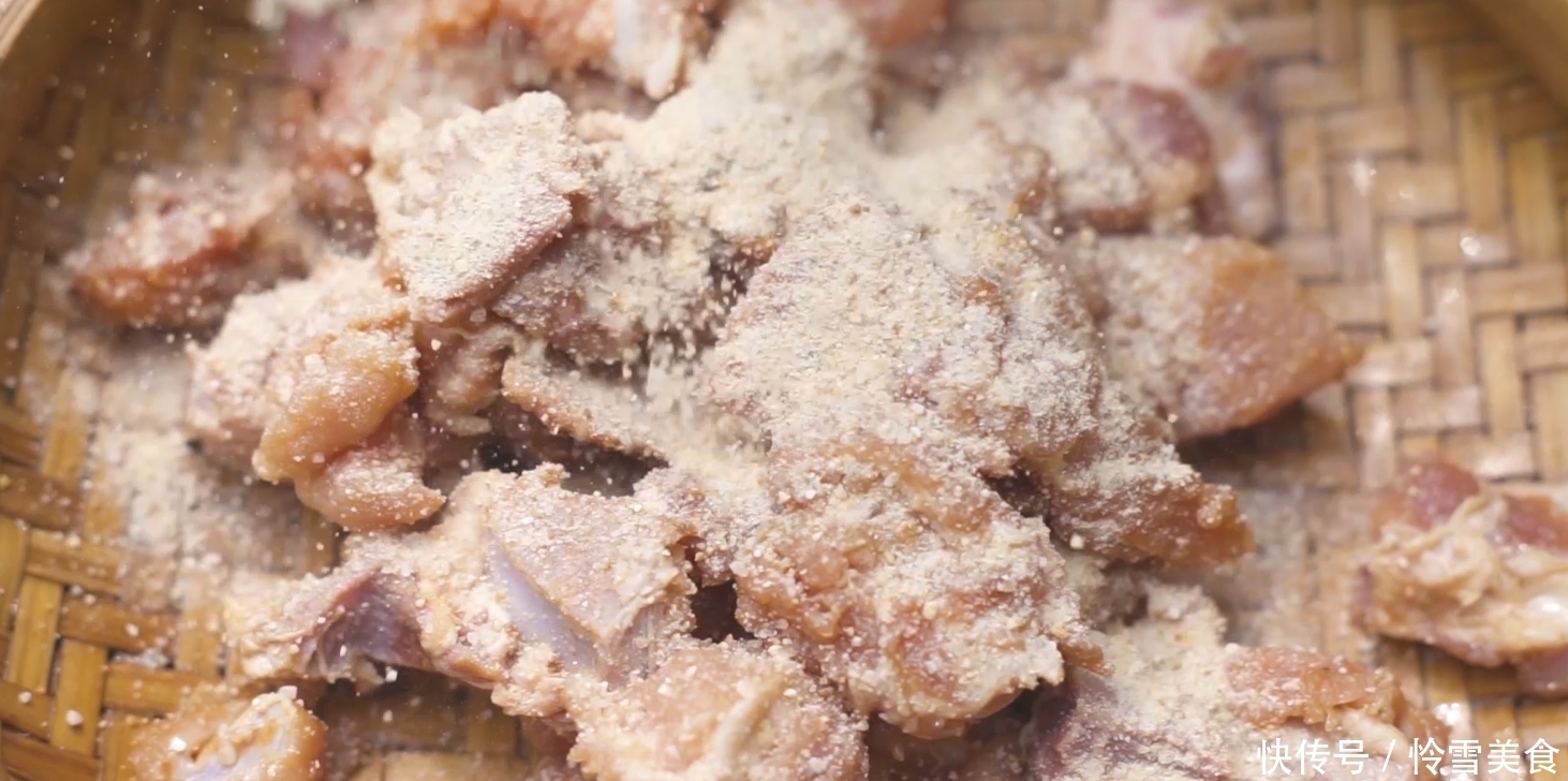 好吃|教你粉蒸排骨的家常做法,排骨软烂入味,别有风味,好吃到舔手指