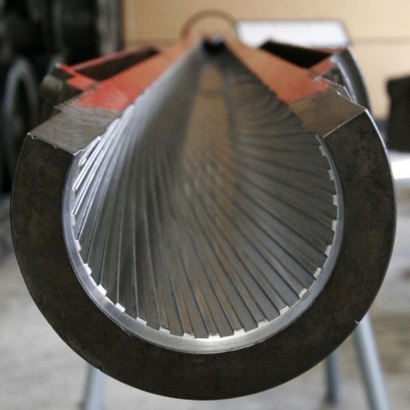 铁棒|枪管制造有多难，铸造件百分百炸膛，只能用铁棒钻孔