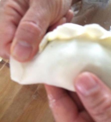 秒杀|冬天男人要多吃韭菜盒子,教你这样做皮薄馅大,绝对秒杀外面卖的