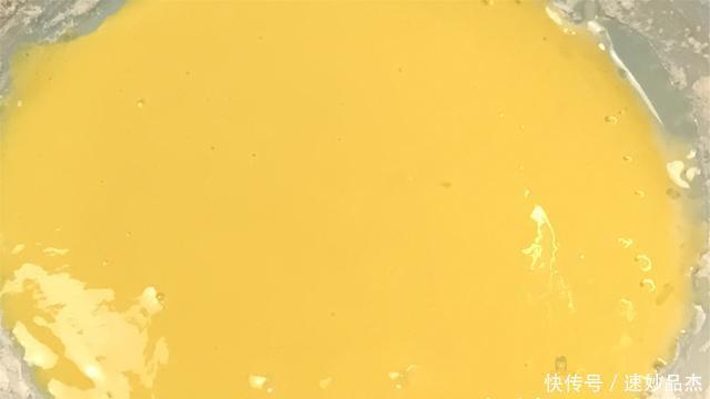 鸡胸肉|老阿姨在家做椒盐鸡块,教你学会这个小技巧,真是美味