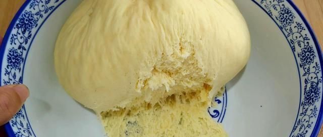 停不下来|玉米面最解馋的吃法,不加一滴水,蓬松暄软,好吃到停不下来