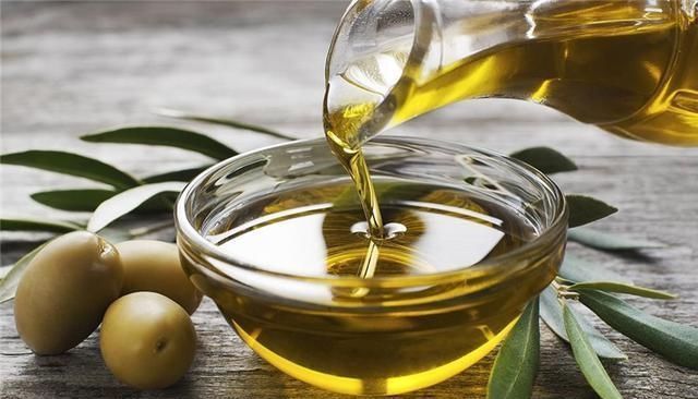 赶紧|炒菜时这5种习惯容易致病,很多人都在做,为了健康,看完赶紧改