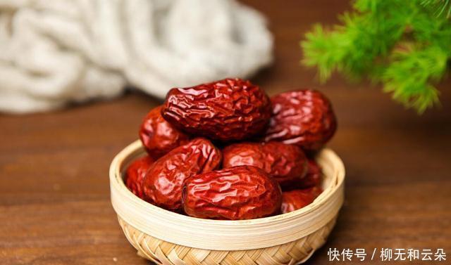 红枣|买红枣时应该怎么挑选记住“4选1不要”,帮你选到优质红枣!